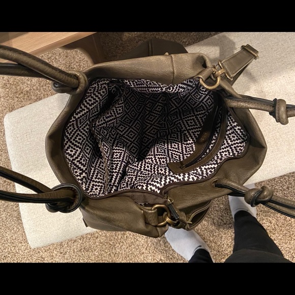 Ampere shoulder bag in navy green - Picture 1 of 3